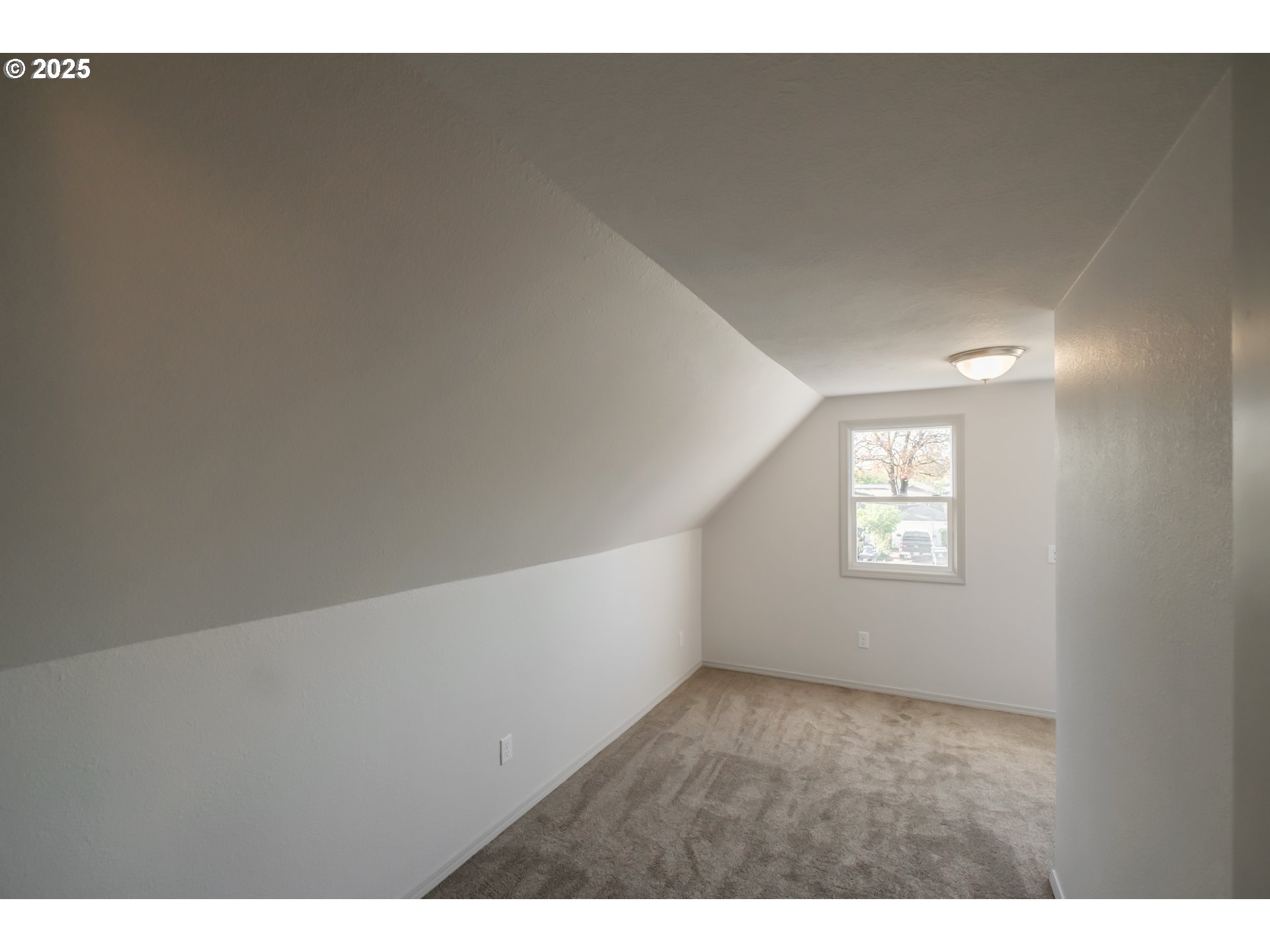 Salem, Oregon 97301, United States, 4 Bedrooms Bedrooms, ,3 BathroomsBathrooms,Residential,Pending,110585