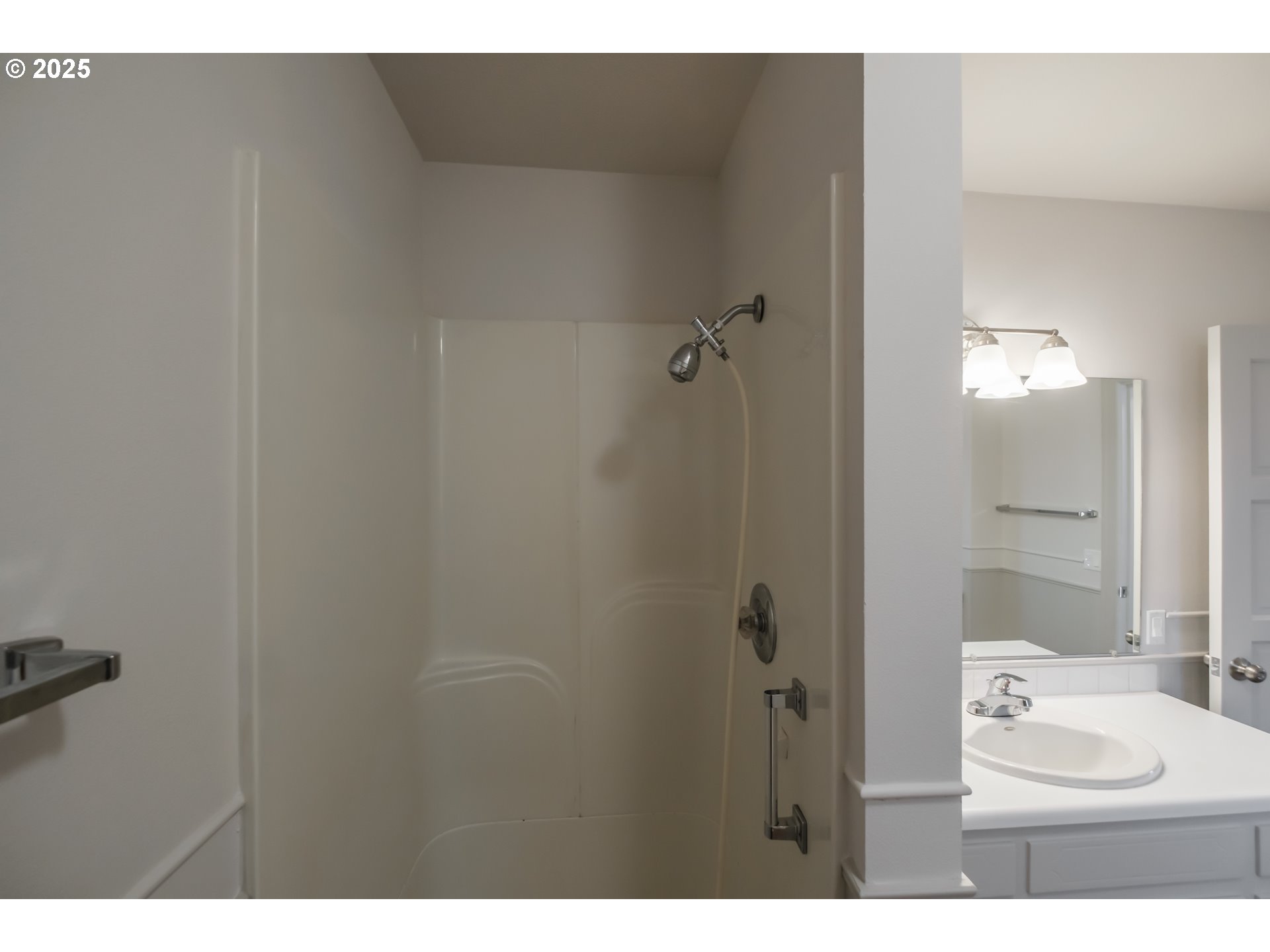 Salem, Oregon 97301, United States, 4 Bedrooms Bedrooms, ,3 BathroomsBathrooms,Residential,Pending,110585