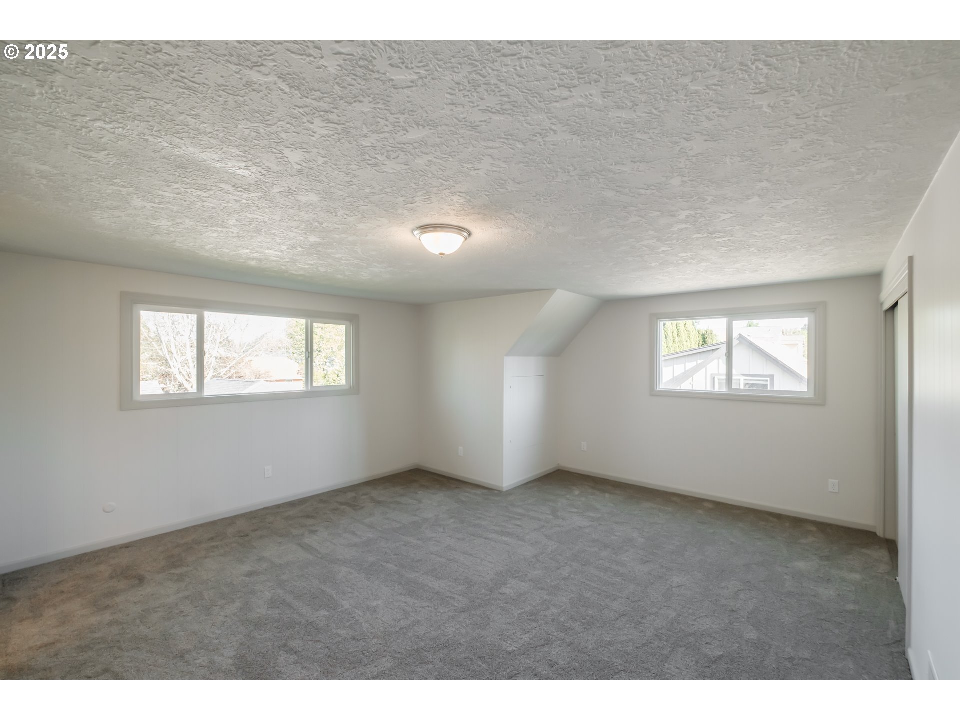 Salem, Oregon 97301, United States, 4 Bedrooms Bedrooms, ,3 BathroomsBathrooms,Residential,Pending,110585