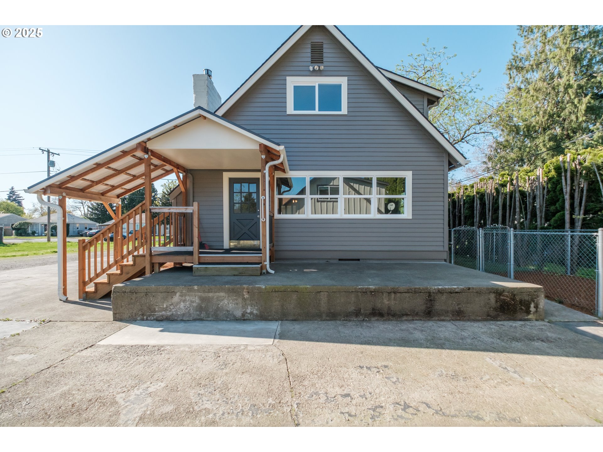 Salem, Oregon 97301, United States, 4 Bedrooms Bedrooms, ,3 BathroomsBathrooms,Residential,Pending,110585