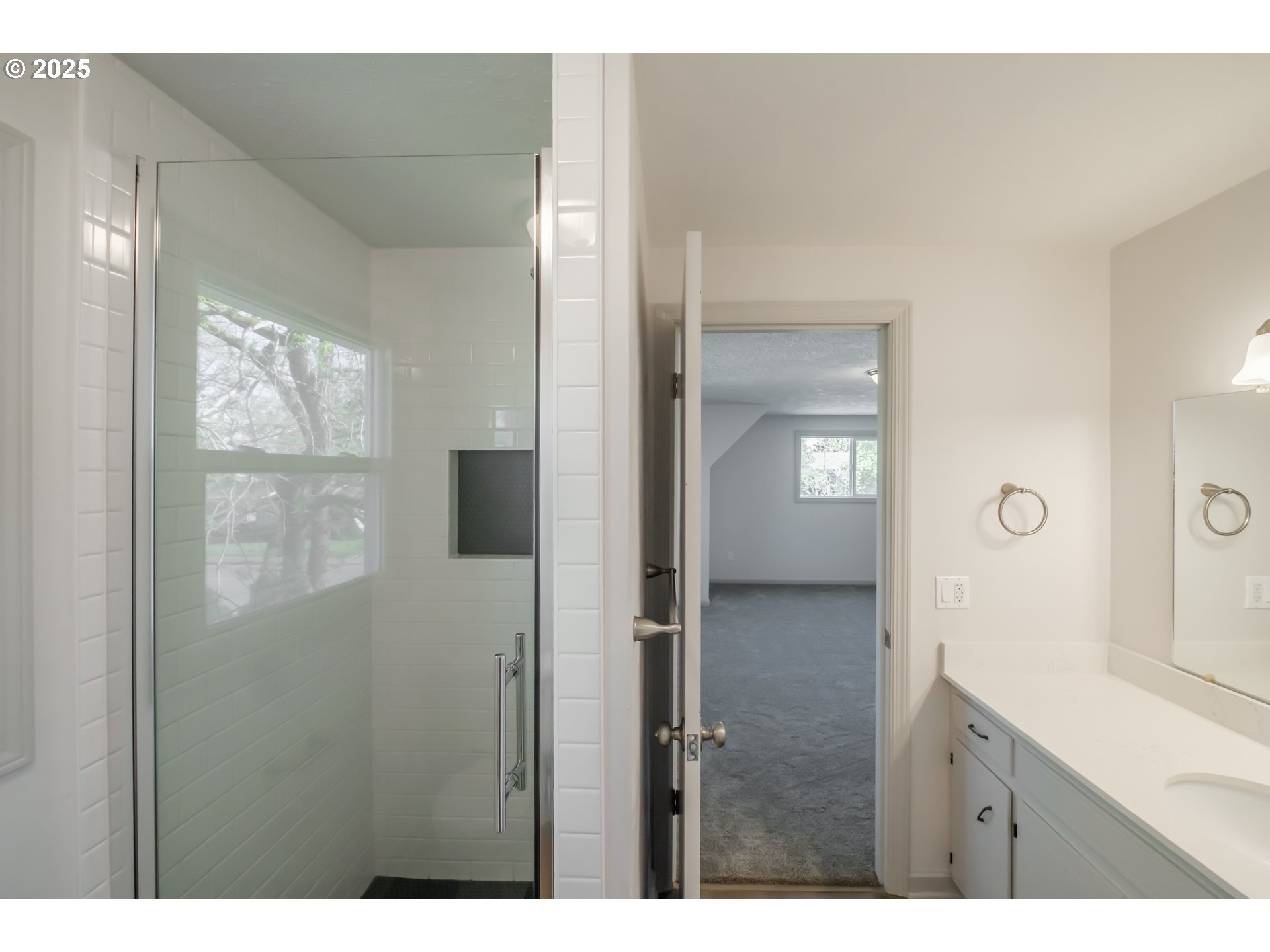 Salem, Oregon 97301, United States, 4 Bedrooms Bedrooms, ,3 BathroomsBathrooms,Residential,Pending,110585