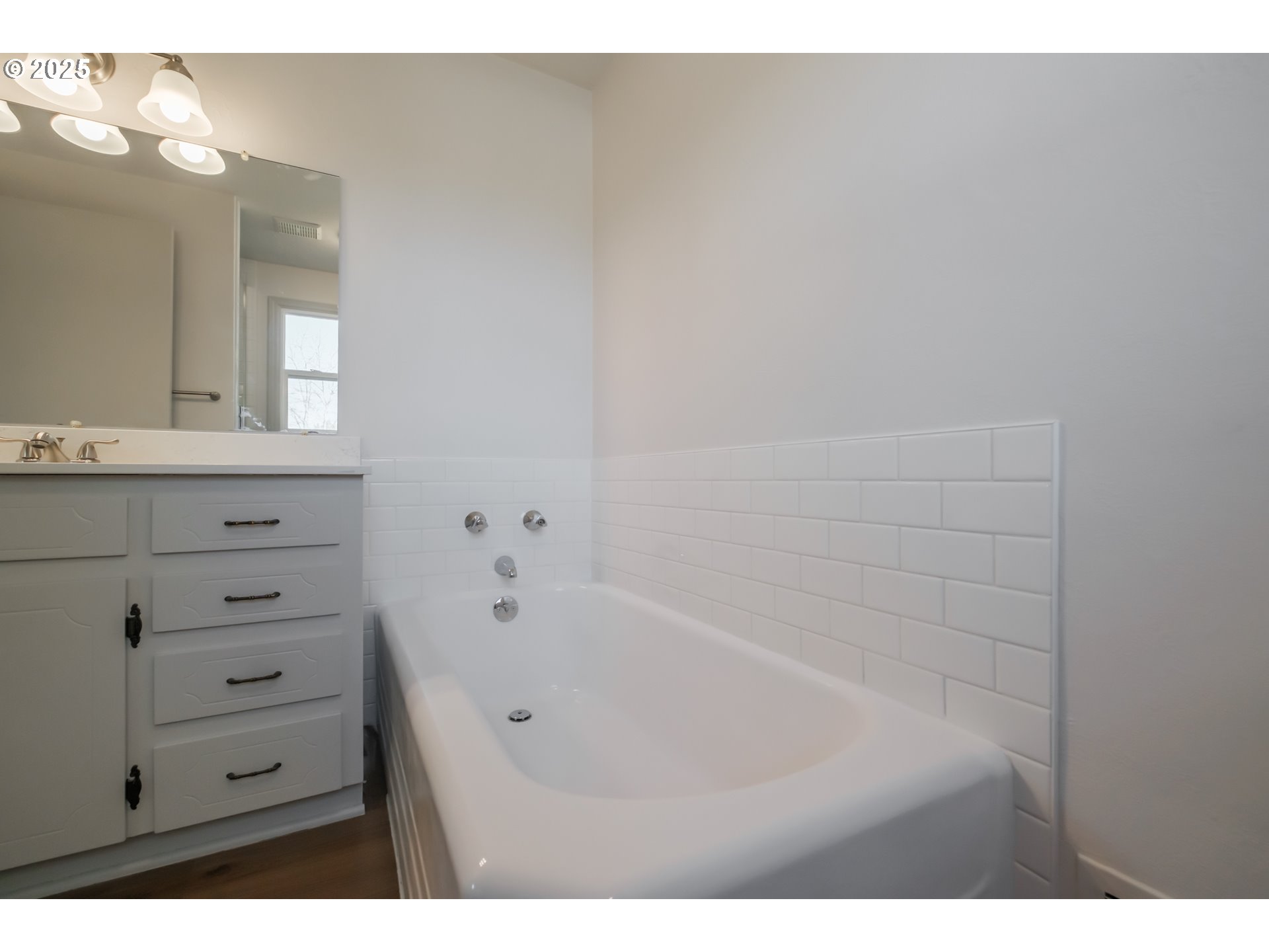 Salem, Oregon 97301, United States, 4 Bedrooms Bedrooms, ,3 BathroomsBathrooms,Residential,Pending,110585