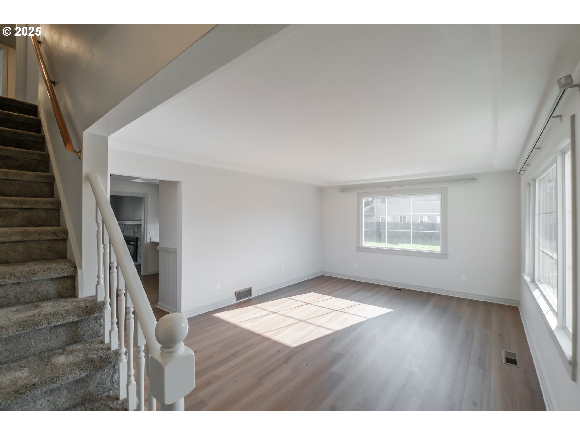 Salem, Oregon 97301, United States, 4 Bedrooms Bedrooms, ,3 BathroomsBathrooms,Residential,Pending,110585