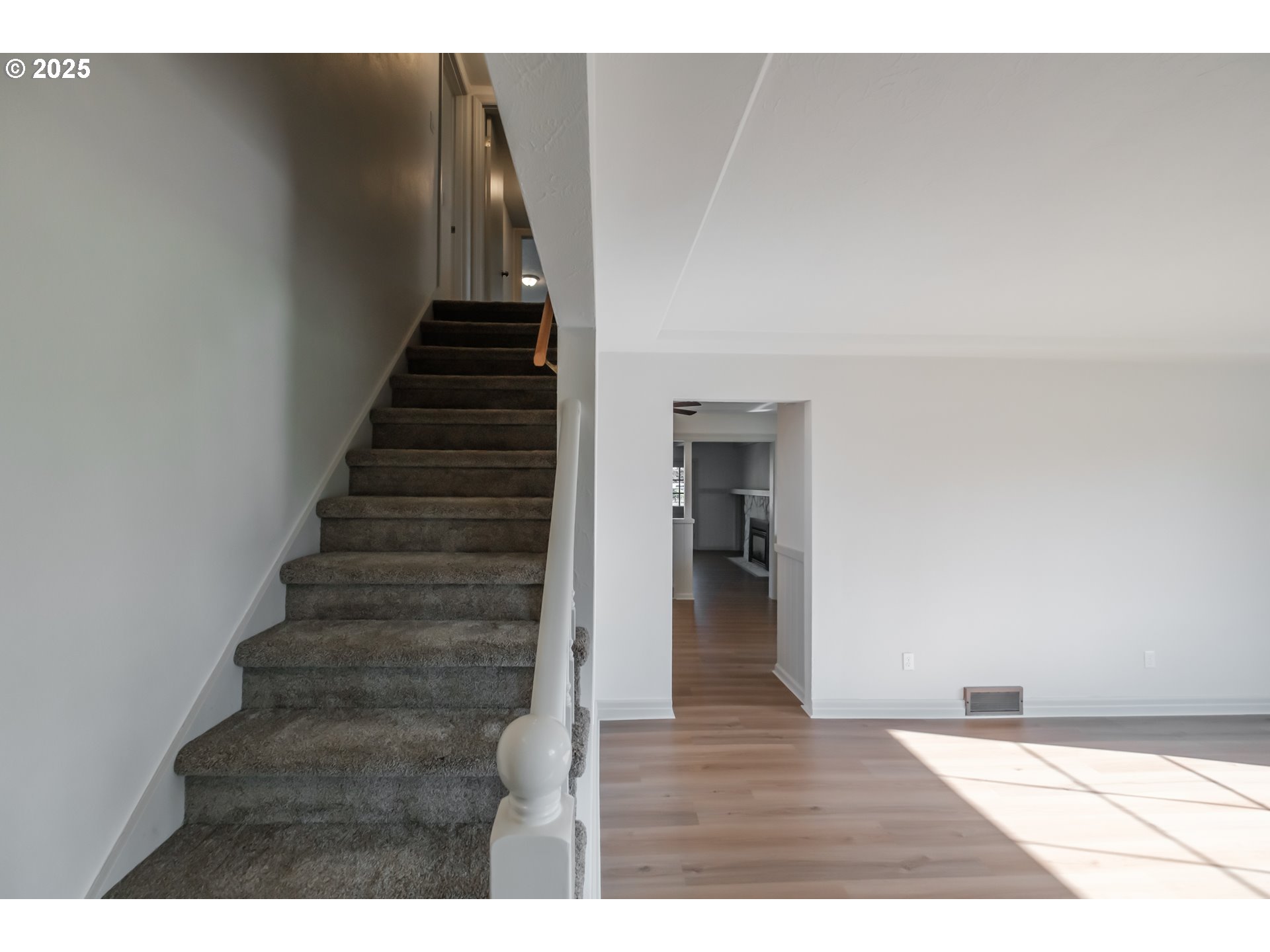 Salem, Oregon 97301, United States, 4 Bedrooms Bedrooms, ,3 BathroomsBathrooms,Residential,Pending,110585