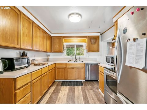 Tiny photo for 47576 Riverview St, Oakridge, OR 97463 (MLS # 298997230)