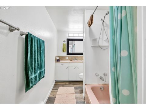 Tiny photo for 47576 Riverview St, Oakridge, OR 97463 (MLS # 298997230)