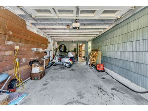 Tiny photo for 47576 Riverview St, Oakridge, OR 97463 (MLS # 298997230)