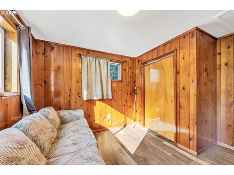 Tiny photo for 47576 Riverview St, Oakridge, OR 97463 (MLS # 298997230)