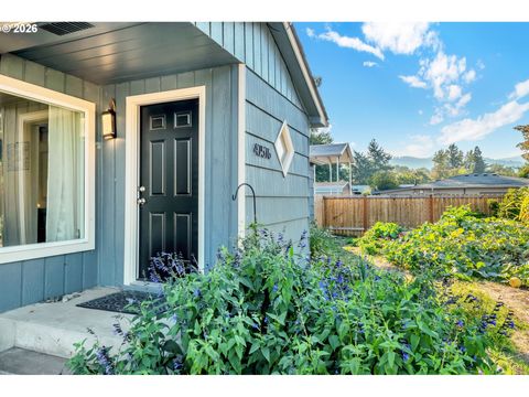 Tiny photo for 47576 Riverview St, Oakridge, OR 97463 (MLS # 298997230)