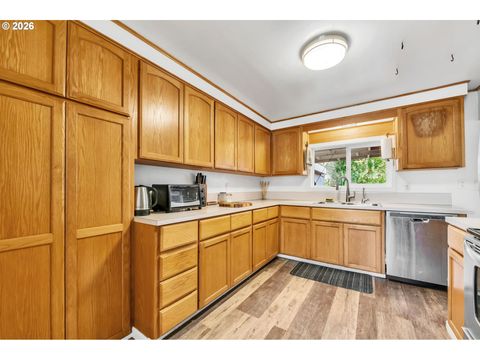 Tiny photo for 47576 Riverview St, Oakridge, OR 97463 (MLS # 298997230)