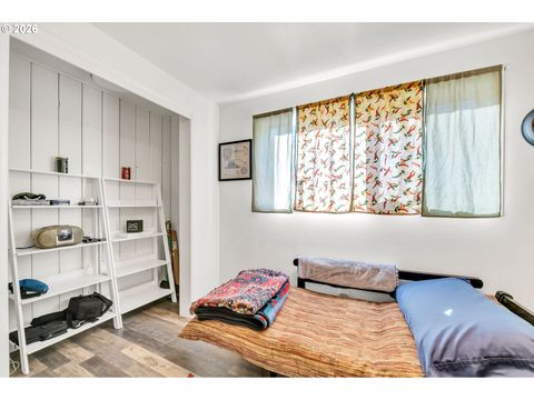 Tiny photo for 47576 Riverview St, Oakridge, OR 97463 (MLS # 298997230)