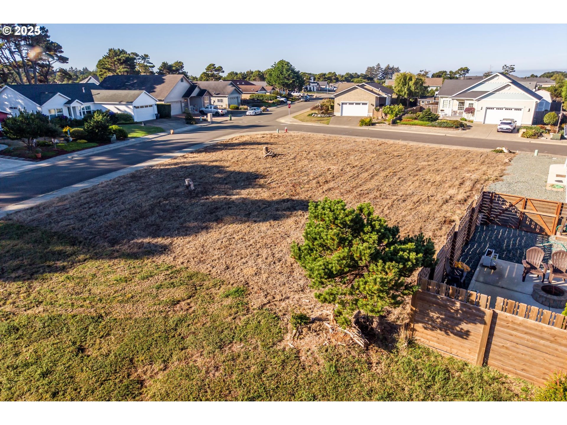 2688 Cascara AVE 800