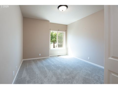 Tiny photo for 370 Camrin Loop, Creswell, OR 97426 (MLS # 694778420)