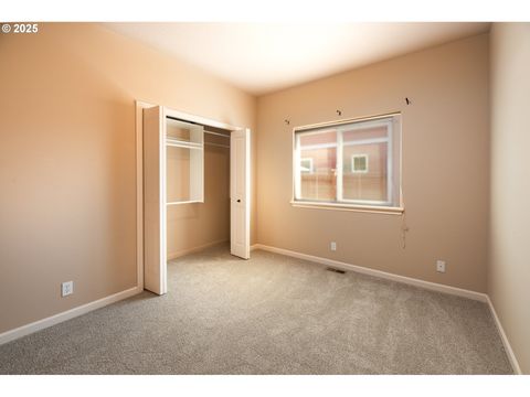 Tiny photo for 370 Camrin Loop, Creswell, OR 97426 (MLS # 694778420)