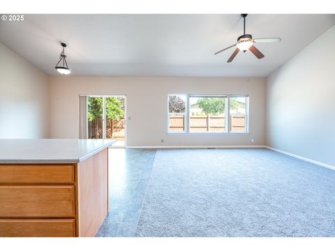 Tiny photo for 370 Camrin Loop, Creswell, OR 97426 (MLS # 694778420)