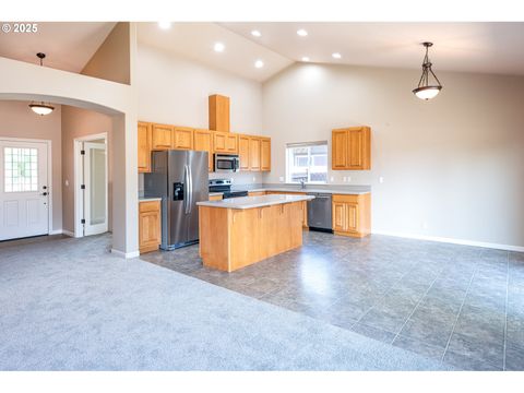 Tiny photo for 370 Camrin Loop, Creswell, OR 97426 (MLS # 694778420)