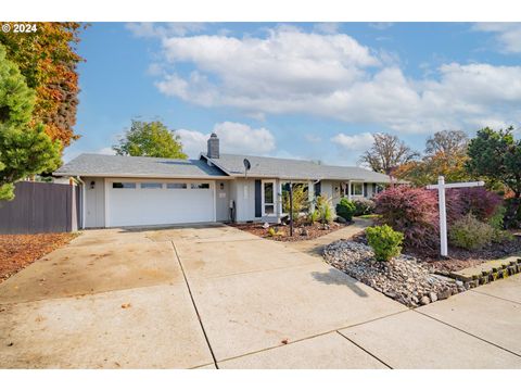 A home in La Center