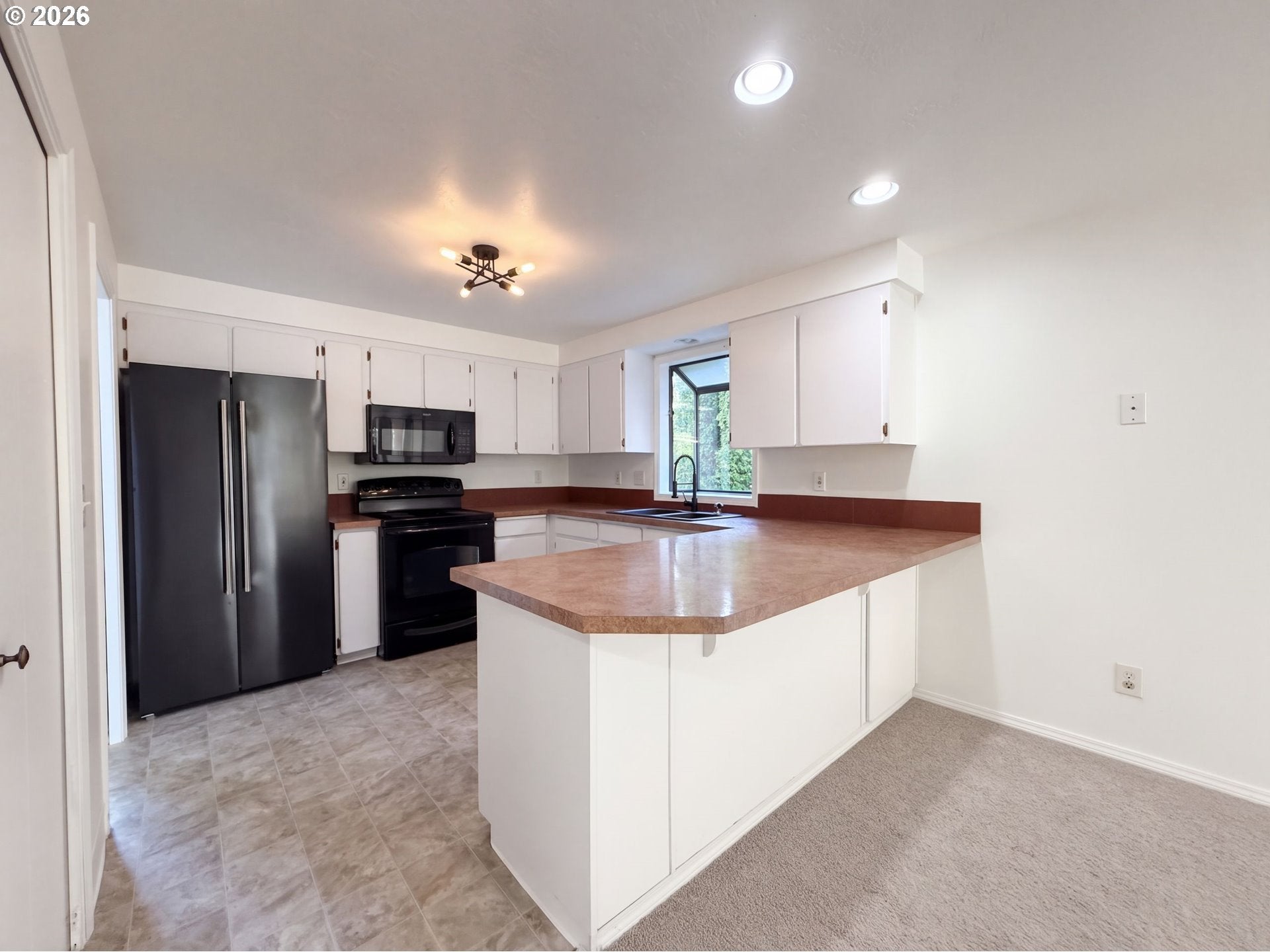 5810 NW LANDING DR