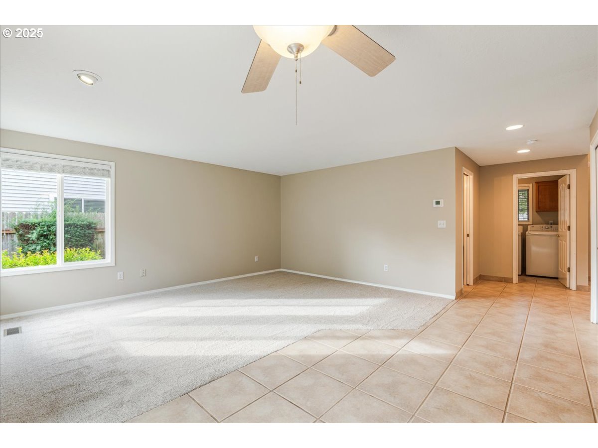 Vancouver, Washington 98683, United States, 4 Bedrooms Bedrooms, ,3 BathroomsBathrooms,Residential,Pending,229394