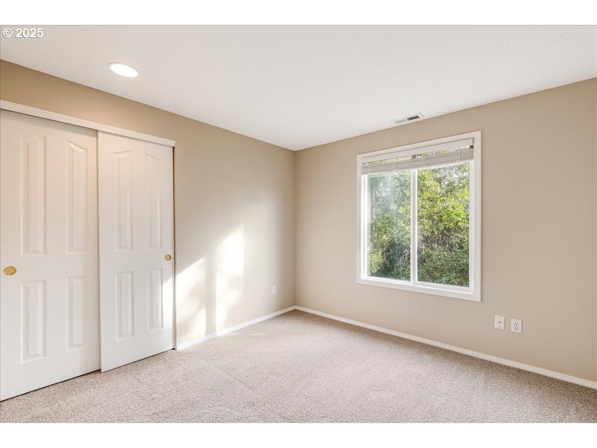 Vancouver, Washington 98683, United States, 4 Bedrooms Bedrooms, ,3 BathroomsBathrooms,Residential,Pending,229394