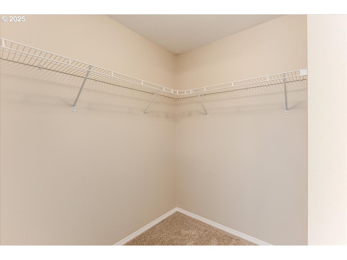 Vancouver, Washington 98683, United States, 4 Bedrooms Bedrooms, ,3 BathroomsBathrooms,Residential,Pending,229394