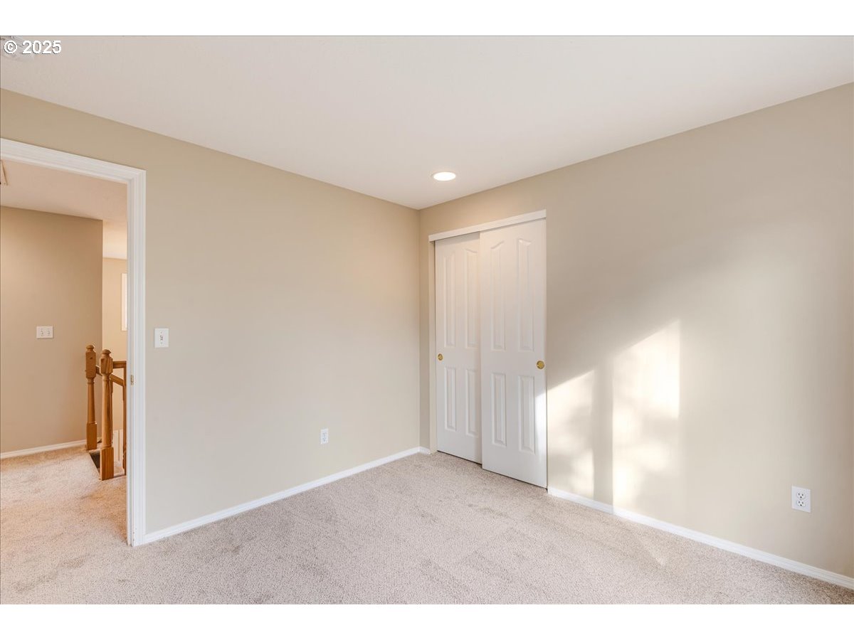 Vancouver, Washington 98683, United States, 4 Bedrooms Bedrooms, ,3 BathroomsBathrooms,Residential,Pending,229394