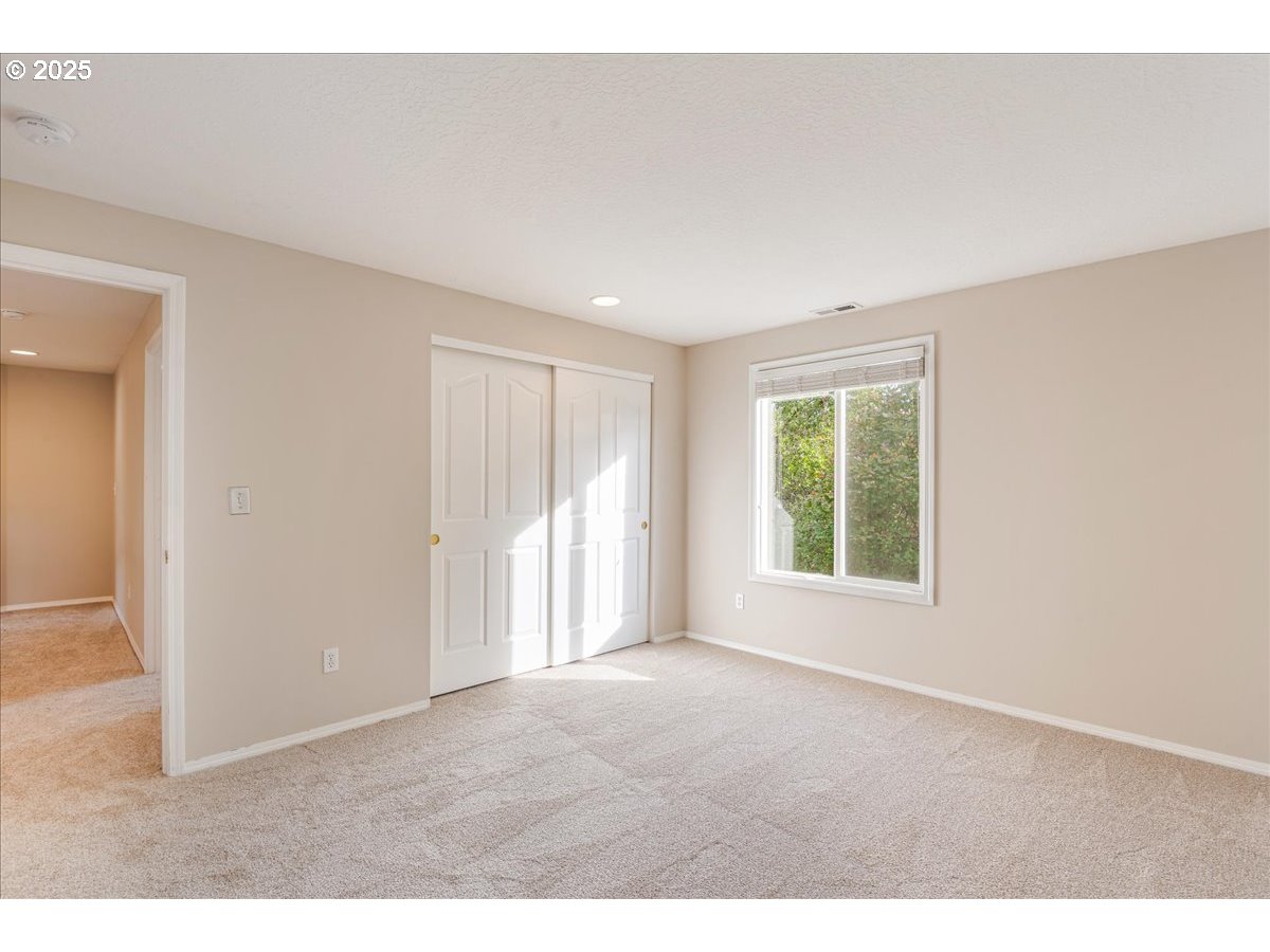 Vancouver, Washington 98683, United States, 4 Bedrooms Bedrooms, ,3 BathroomsBathrooms,Residential,Pending,229394