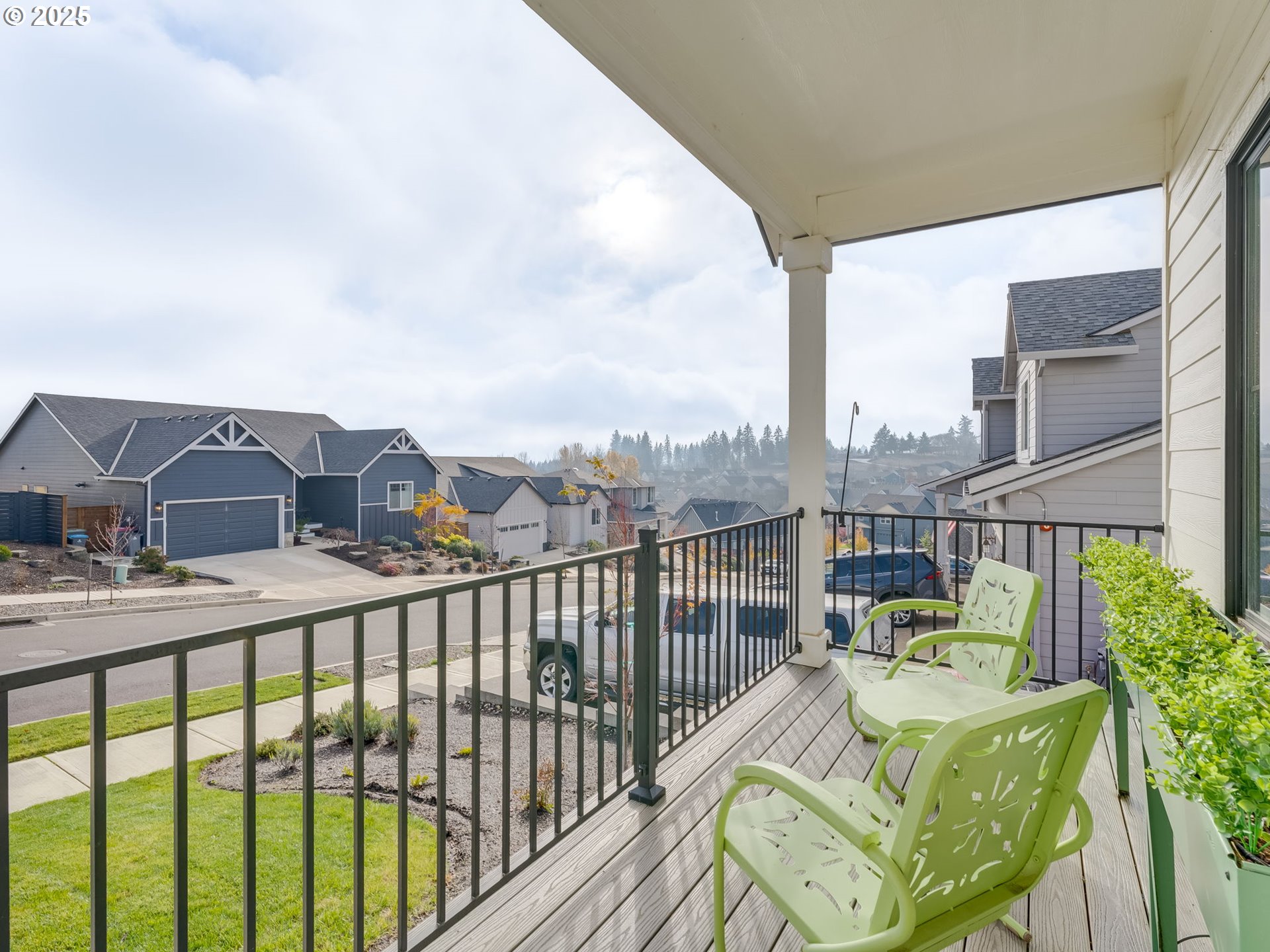 2877 NW MT ASHLAND LN