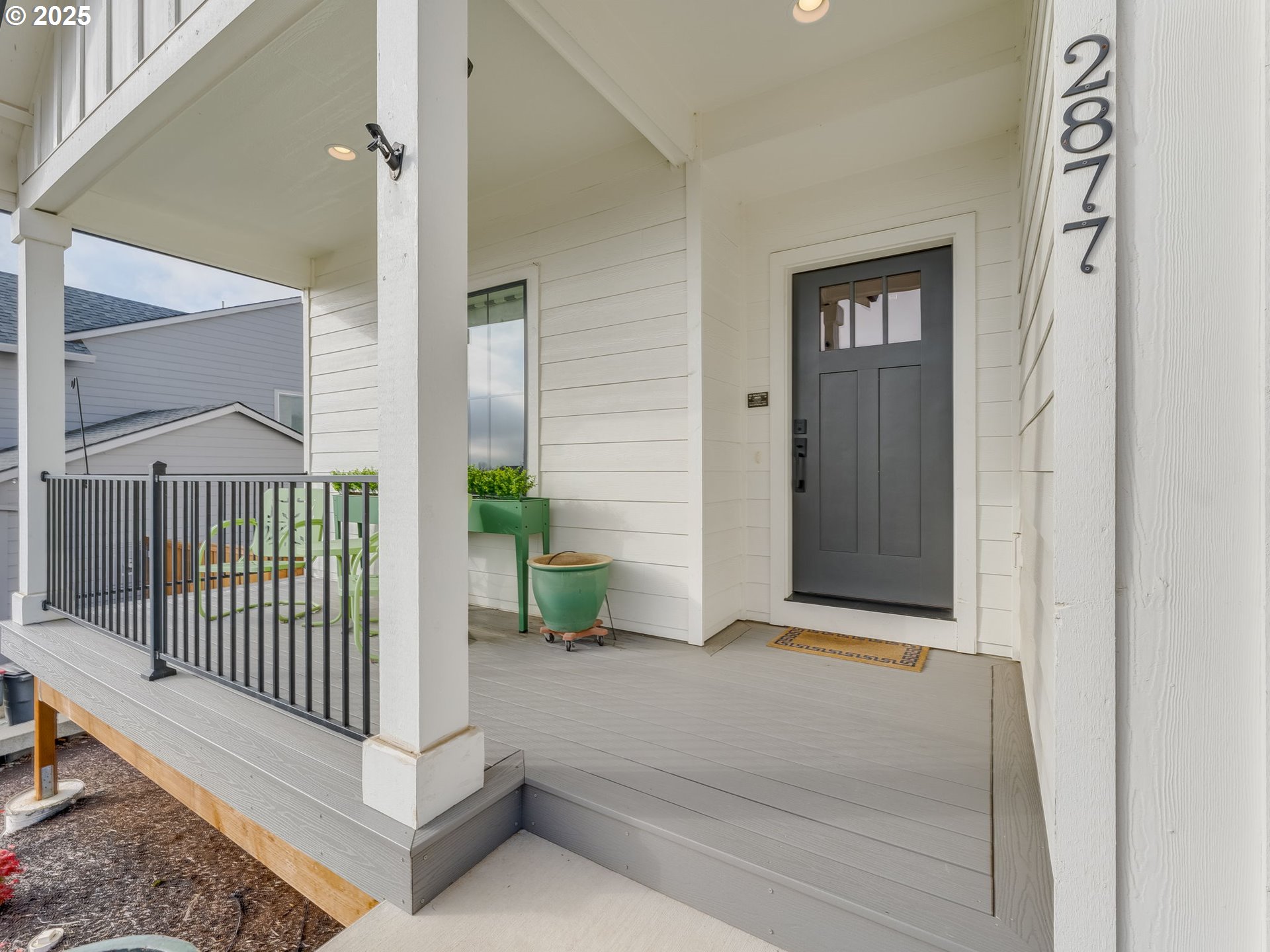 2877 NW MT ASHLAND LN