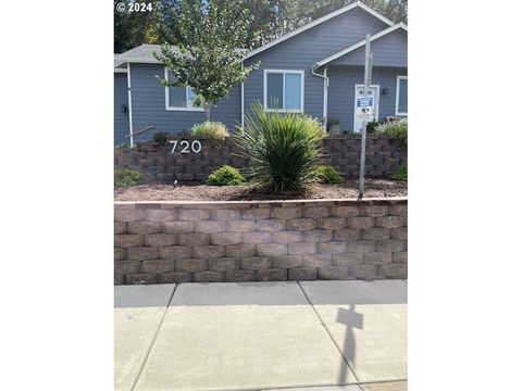 A home in Sutherlin