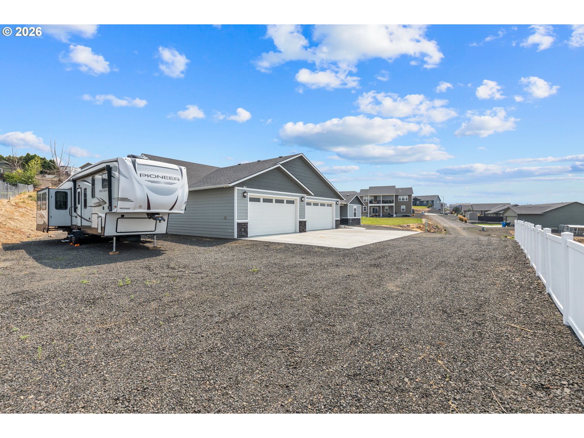 417 SW QUINNEY PL