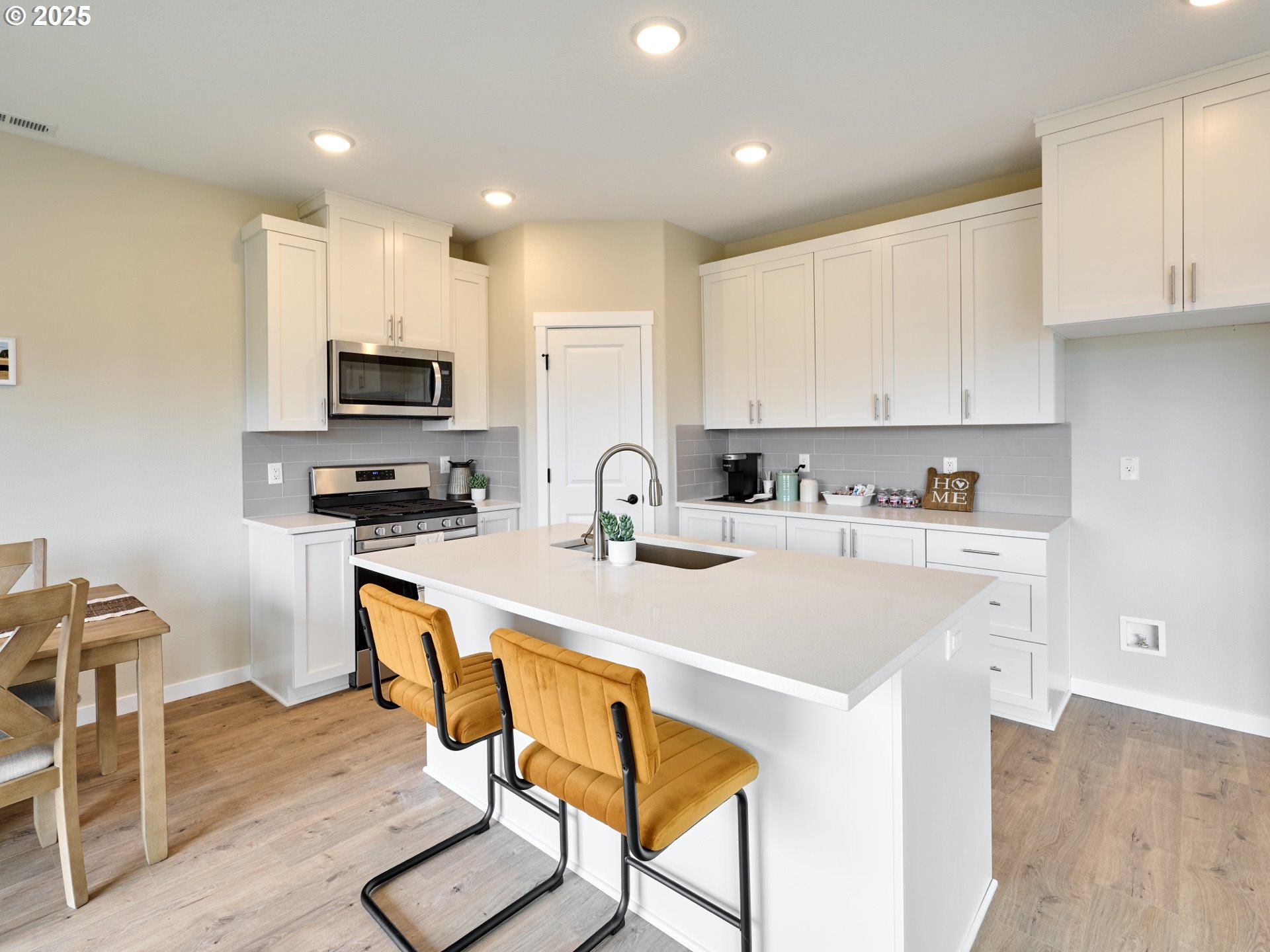 16122 Barlow Trail LN