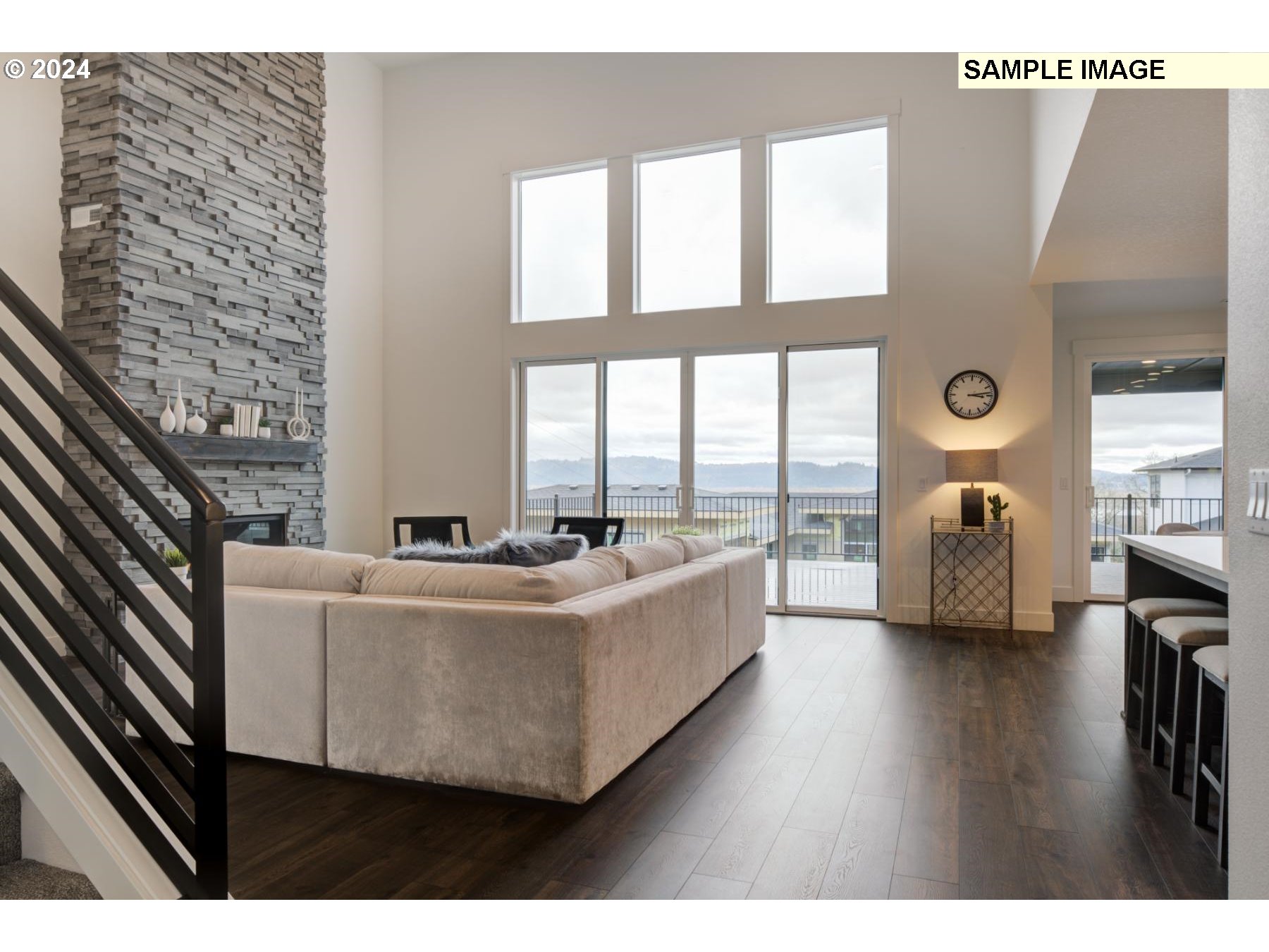 1116 N Helens View DR