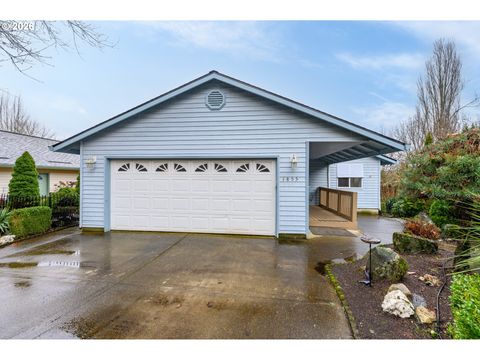 Photo of 1855 NW Jillanne Ct, McMinnville, OR 97128 (MLS # 567649672)