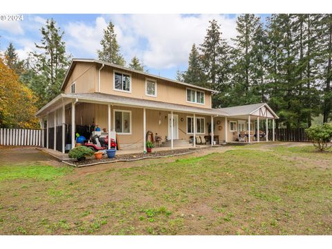 A home in Canyonville