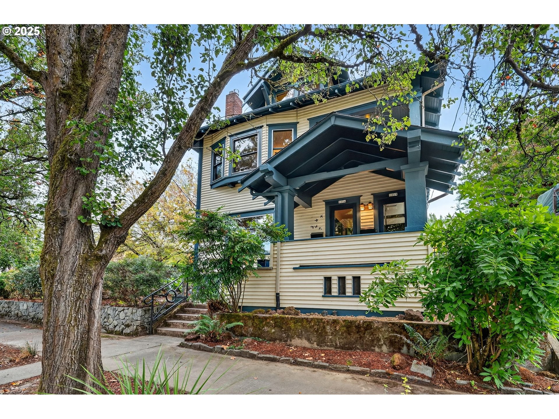 1216 SE 18TH AVE SE
