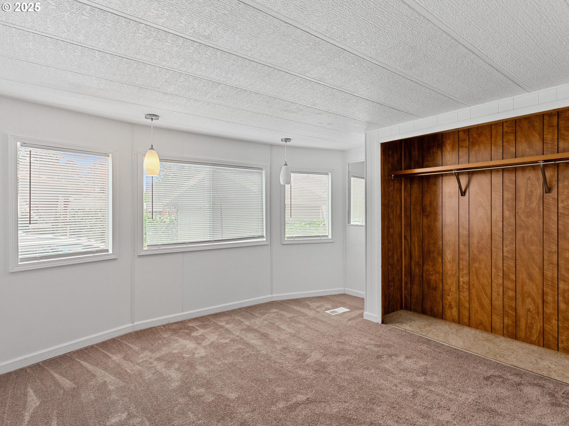 Brush Prairie, Washington 98606, United States, 2 Bedrooms Bedrooms, ,1 BathroomBathrooms,Residential,Pending,224677