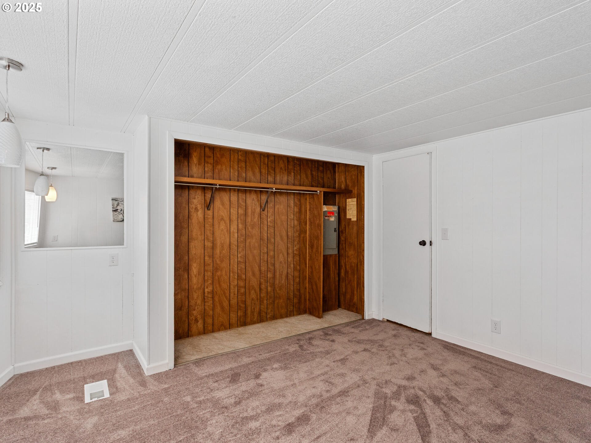 Brush Prairie, Washington 98606, United States, 2 Bedrooms Bedrooms, ,1 BathroomBathrooms,Residential,Pending,224677