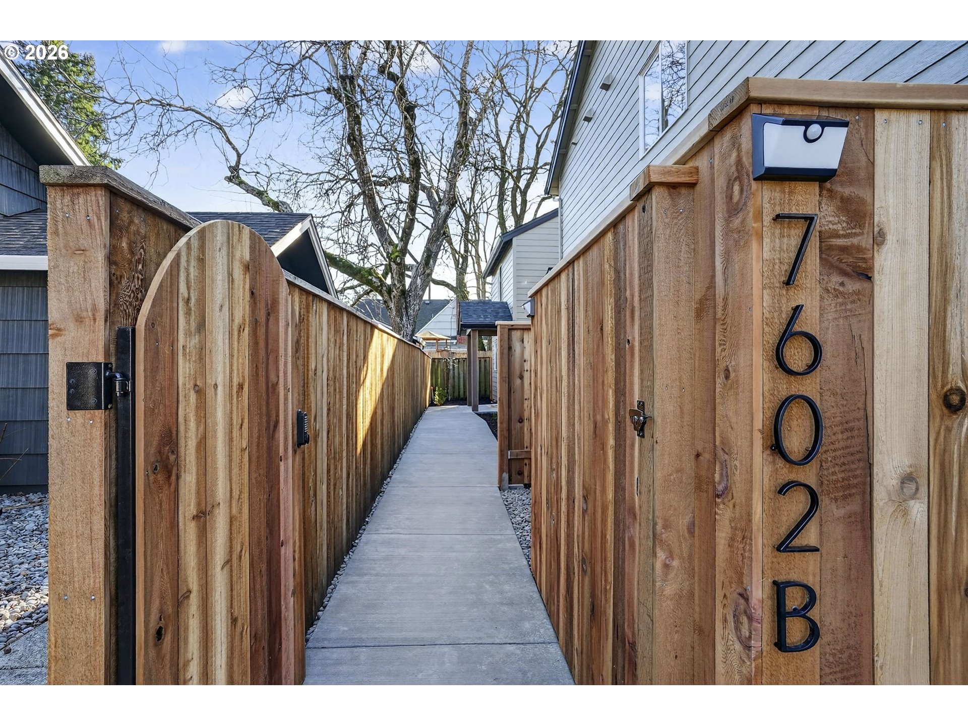 7602 SE Carlton ST B