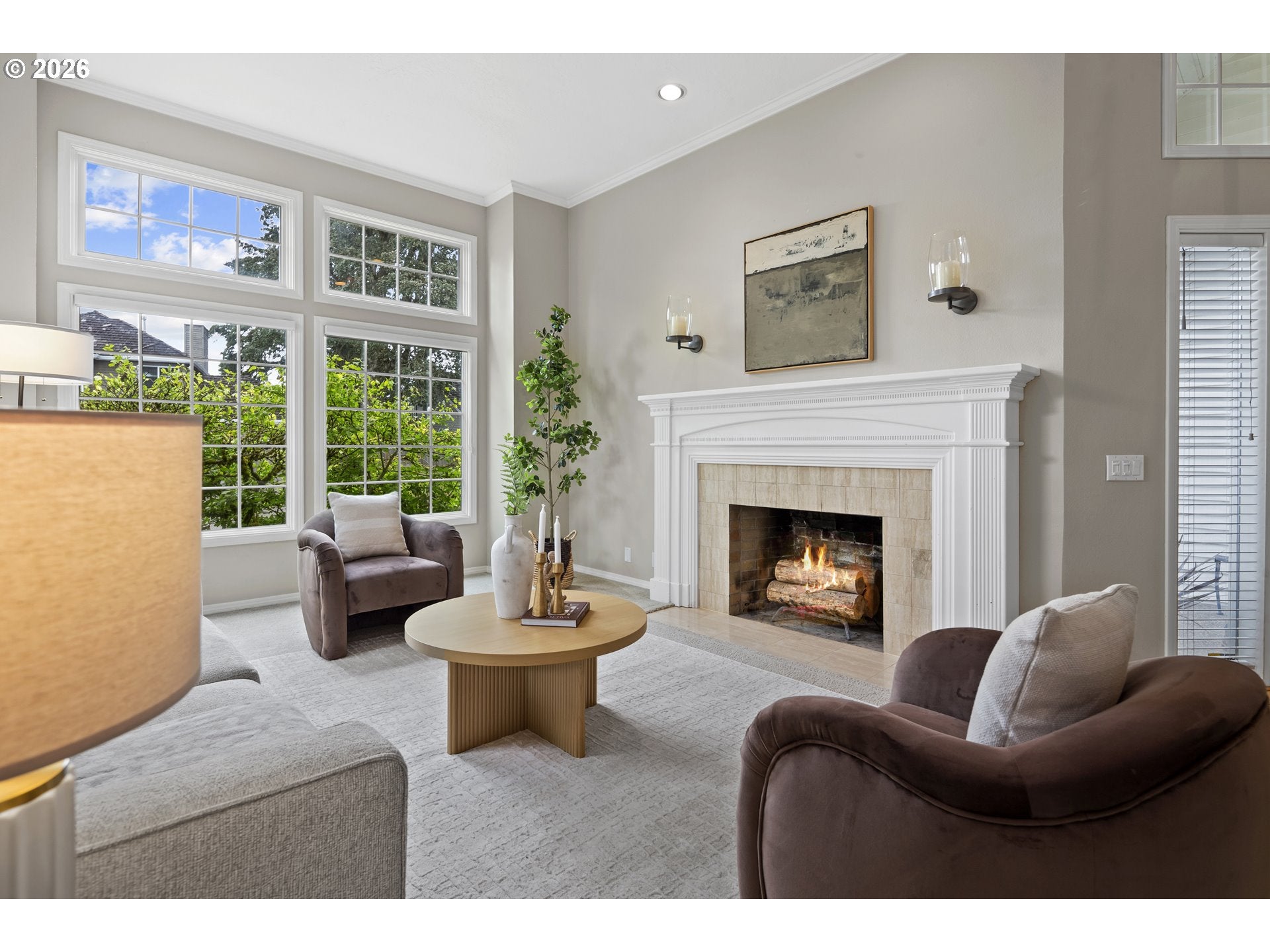 2104 CLUB HOUSE DR