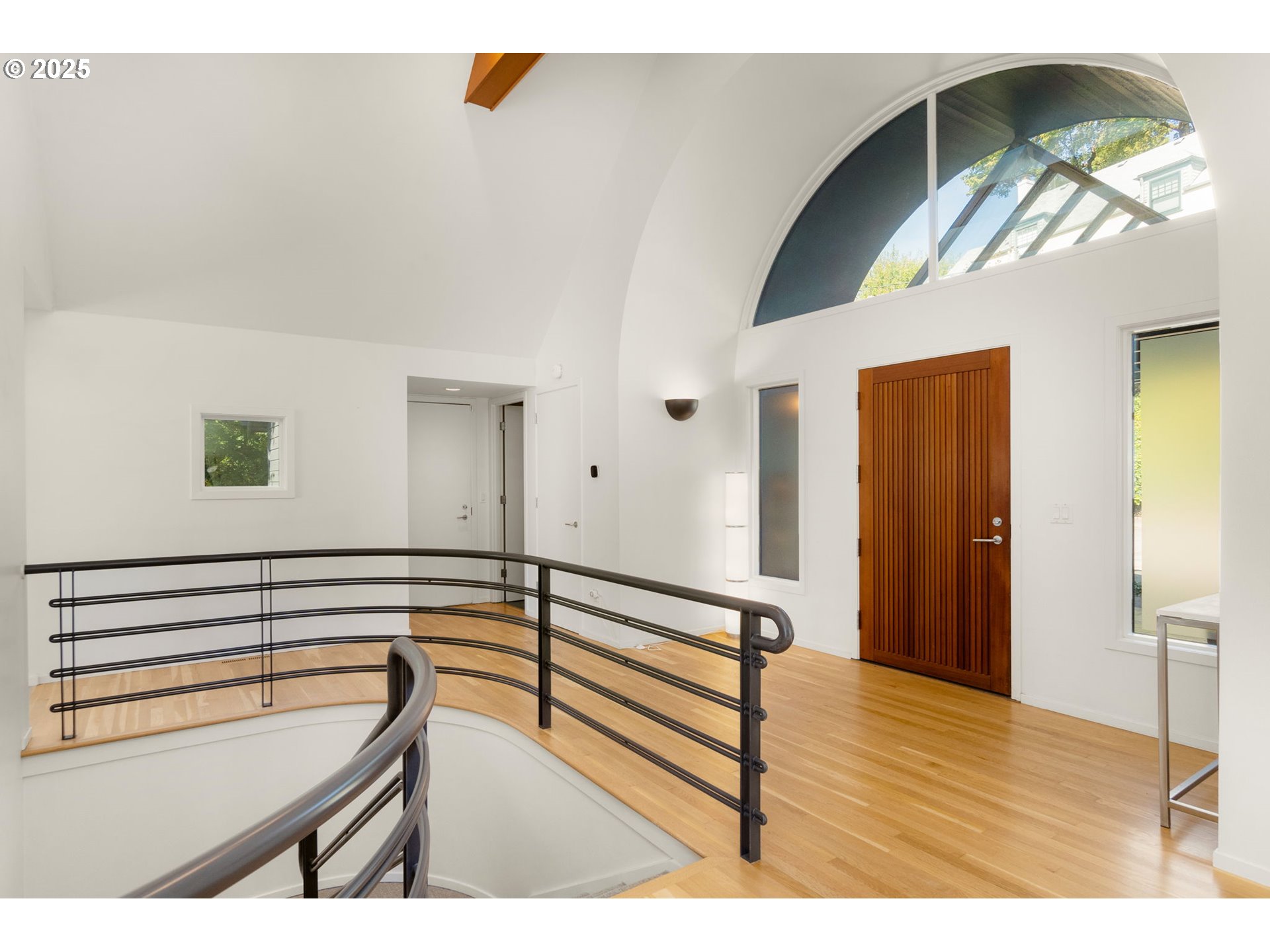 444 NW HERMOSA BLVD