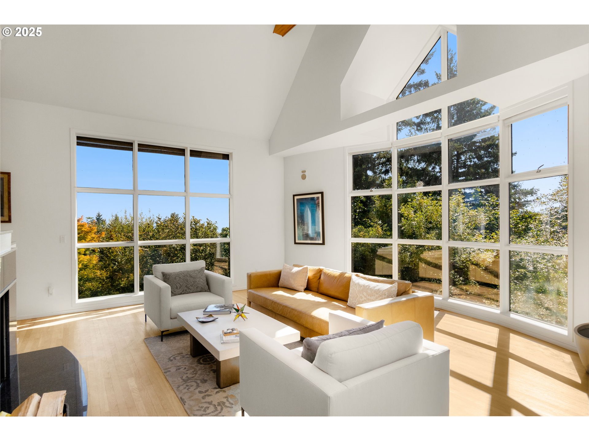 444 NW HERMOSA BLVD