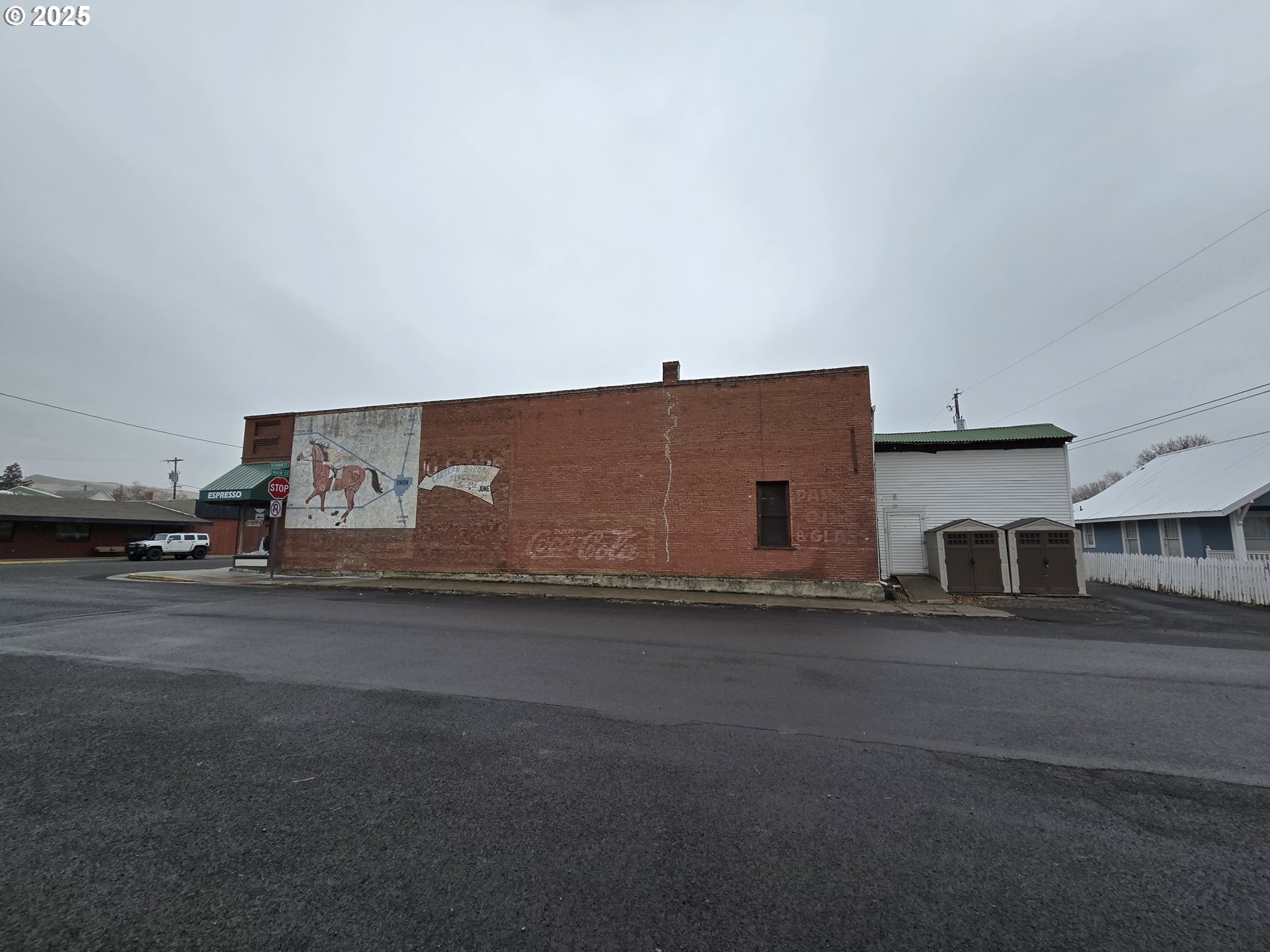 206 S MAIN ST