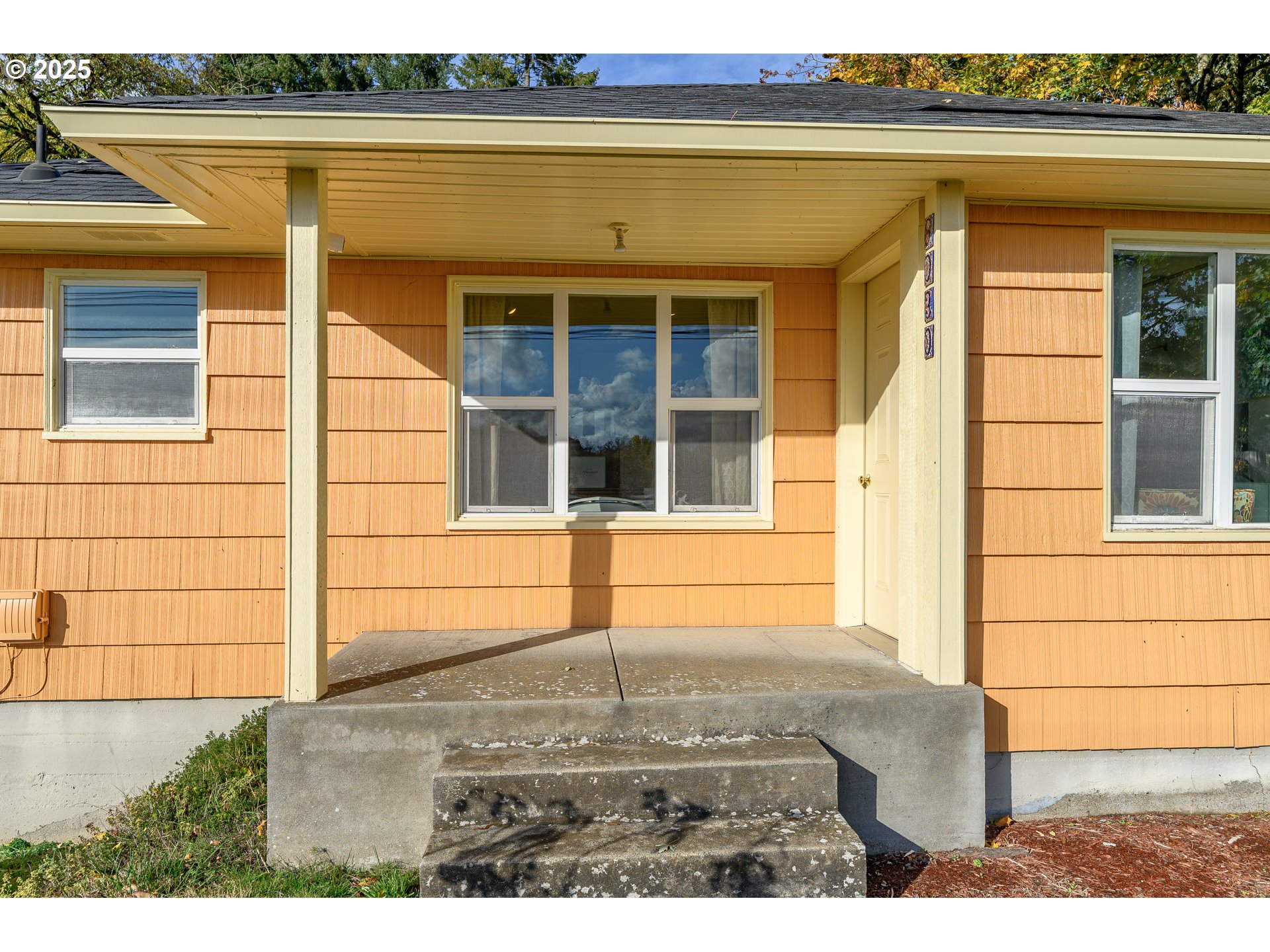 8030 NW MEADOW LAKE RD