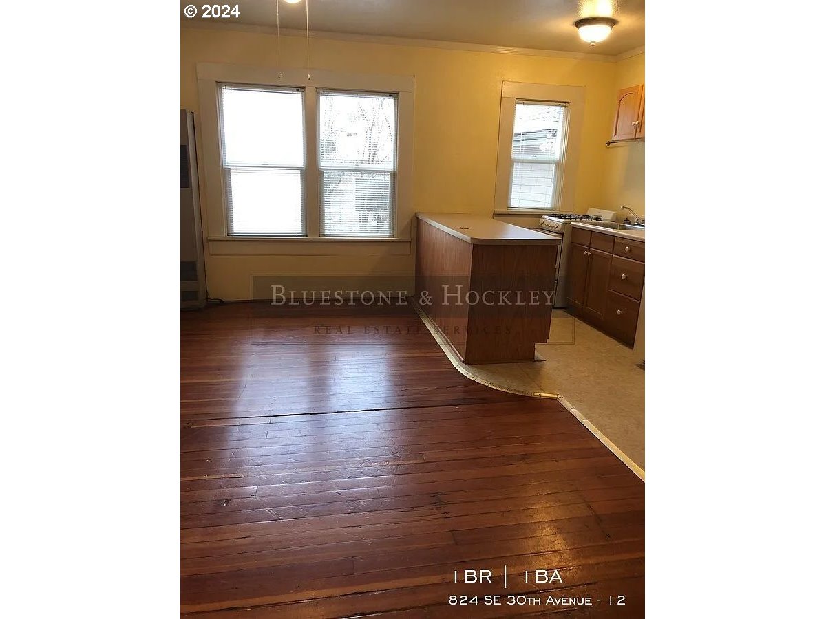 824 SE 30TH AVE