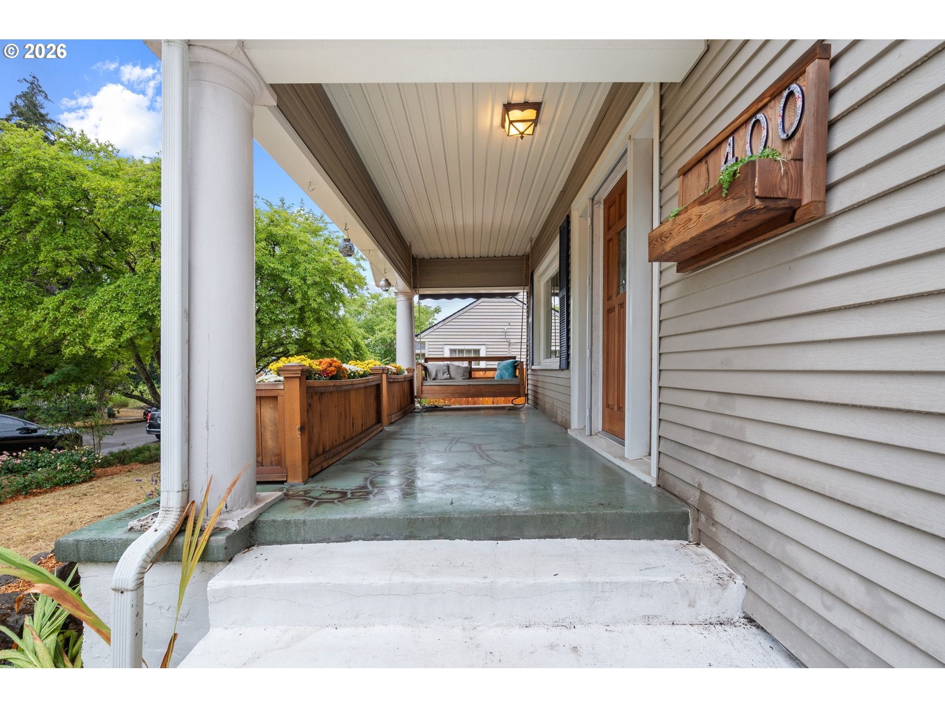 400 W 29TH ST