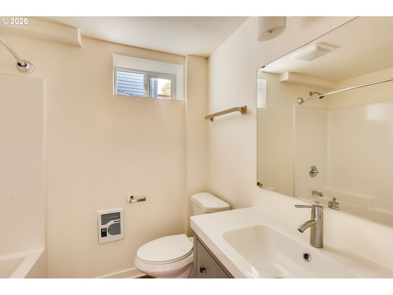 Portland, Oregon 97211, United States, 5 Bedrooms Bedrooms, ,2 BathroomsBathrooms,Residential,Active,135591