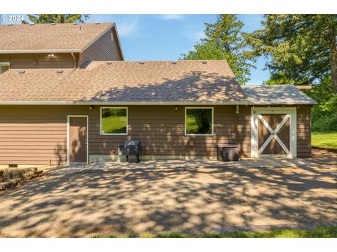 A home in Newberg