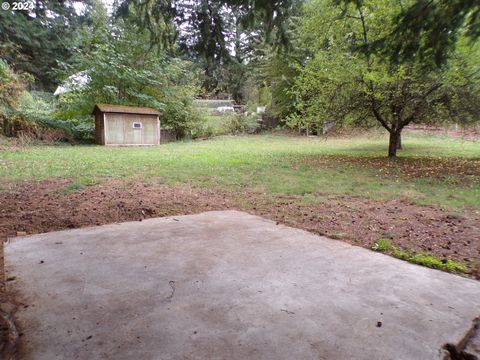 A home in Cascade Locks