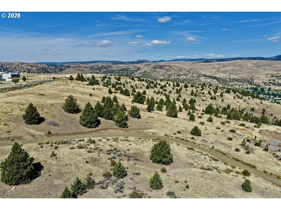 0 4-K Overlook LN